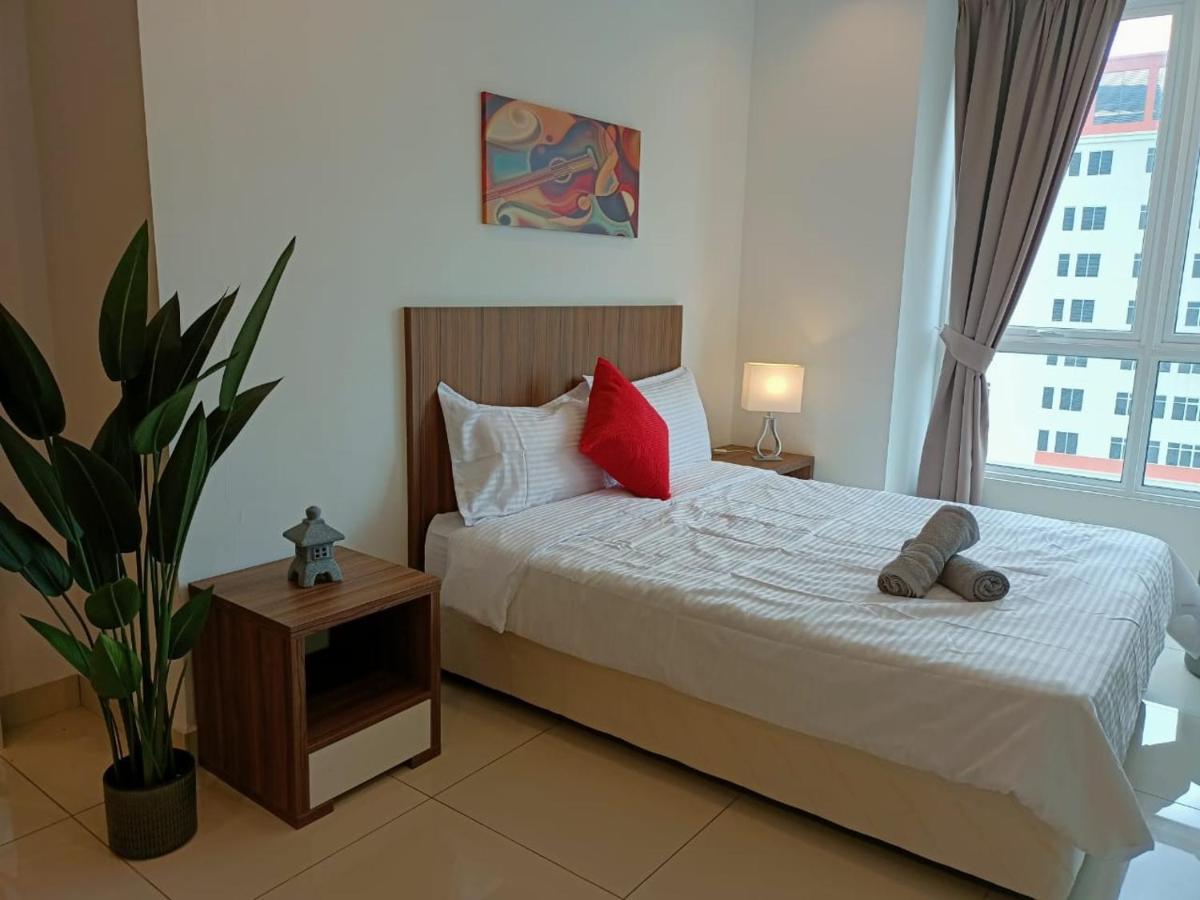 Family Suites At Mansion One By Maj George Town Exterior photo