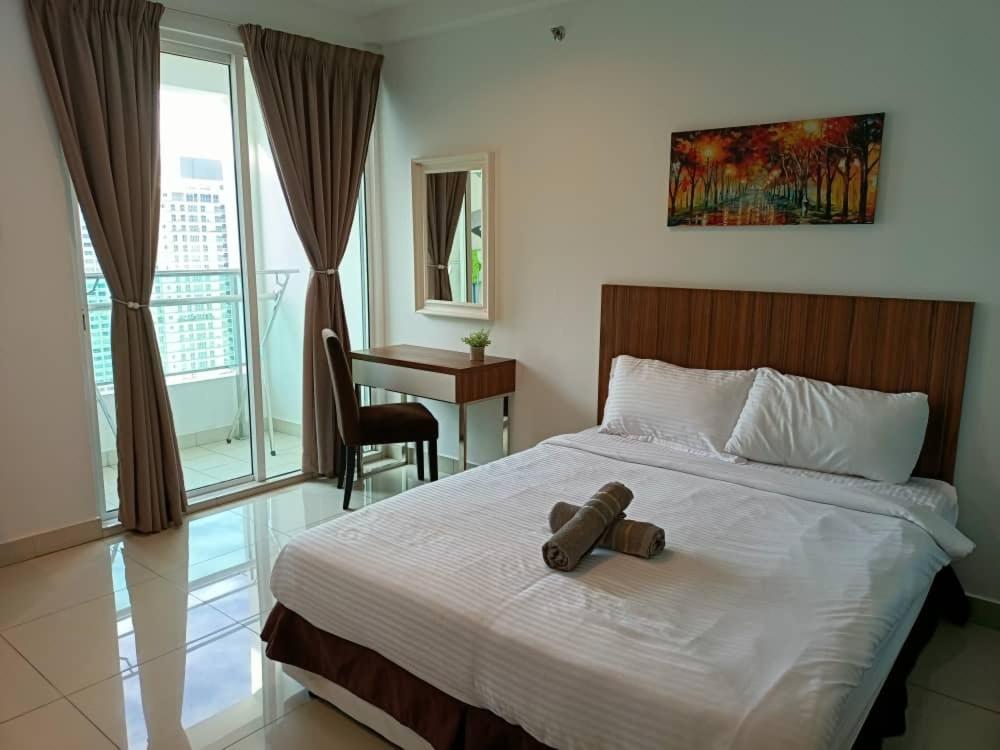 Family Suites At Mansion One By Maj George Town Exterior photo