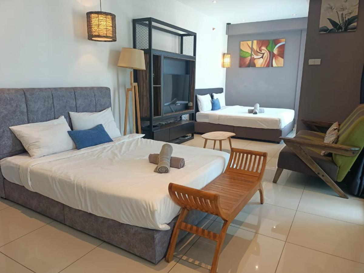 Family Suites At Mansion One By Maj George Town Exterior photo