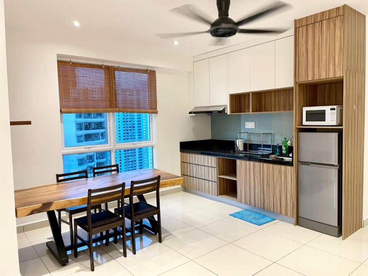 Family Suites At Mansion One By Maj George Town Exterior photo