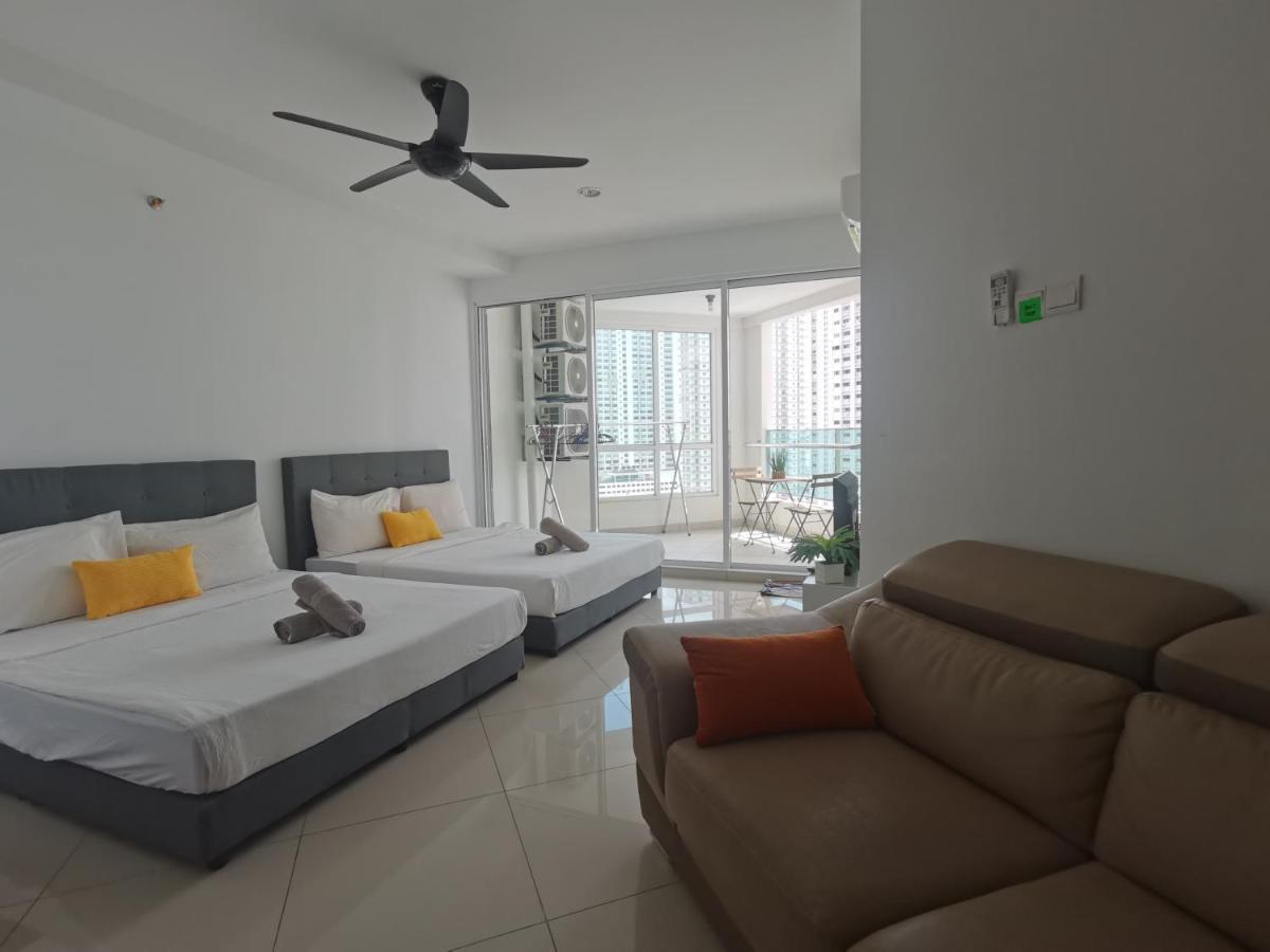 Family Suites At Mansion One By Maj George Town Exterior photo