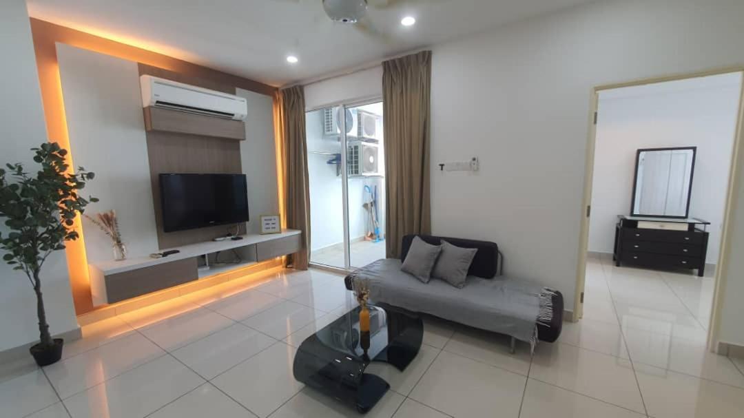 Family Suites At Mansion One By Maj George Town Exterior photo