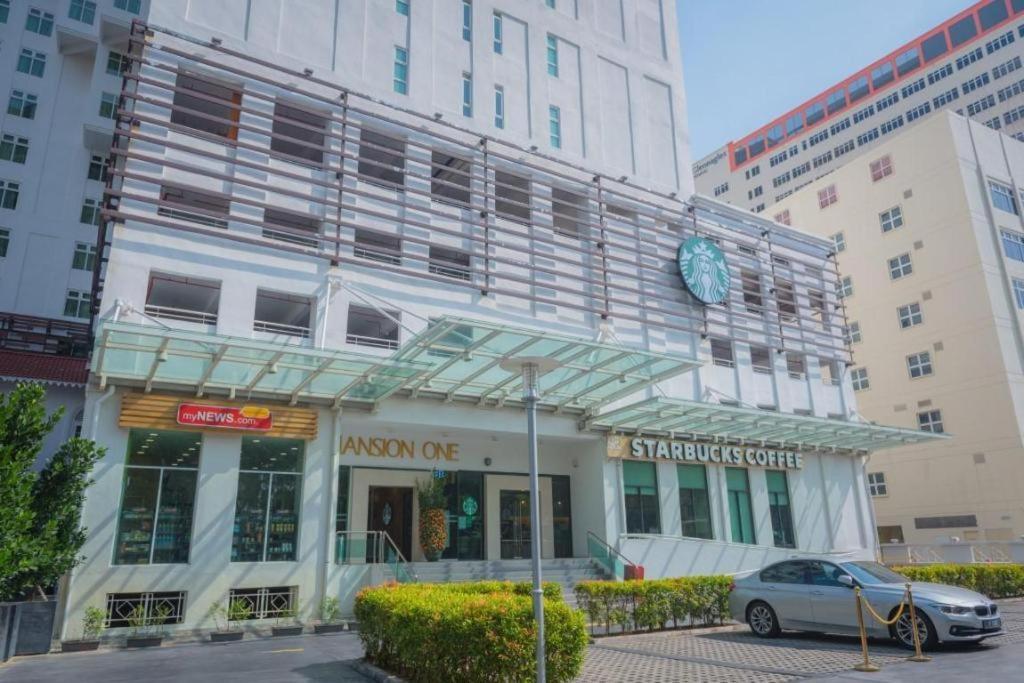 Family Suites At Mansion One By Maj George Town Exterior photo