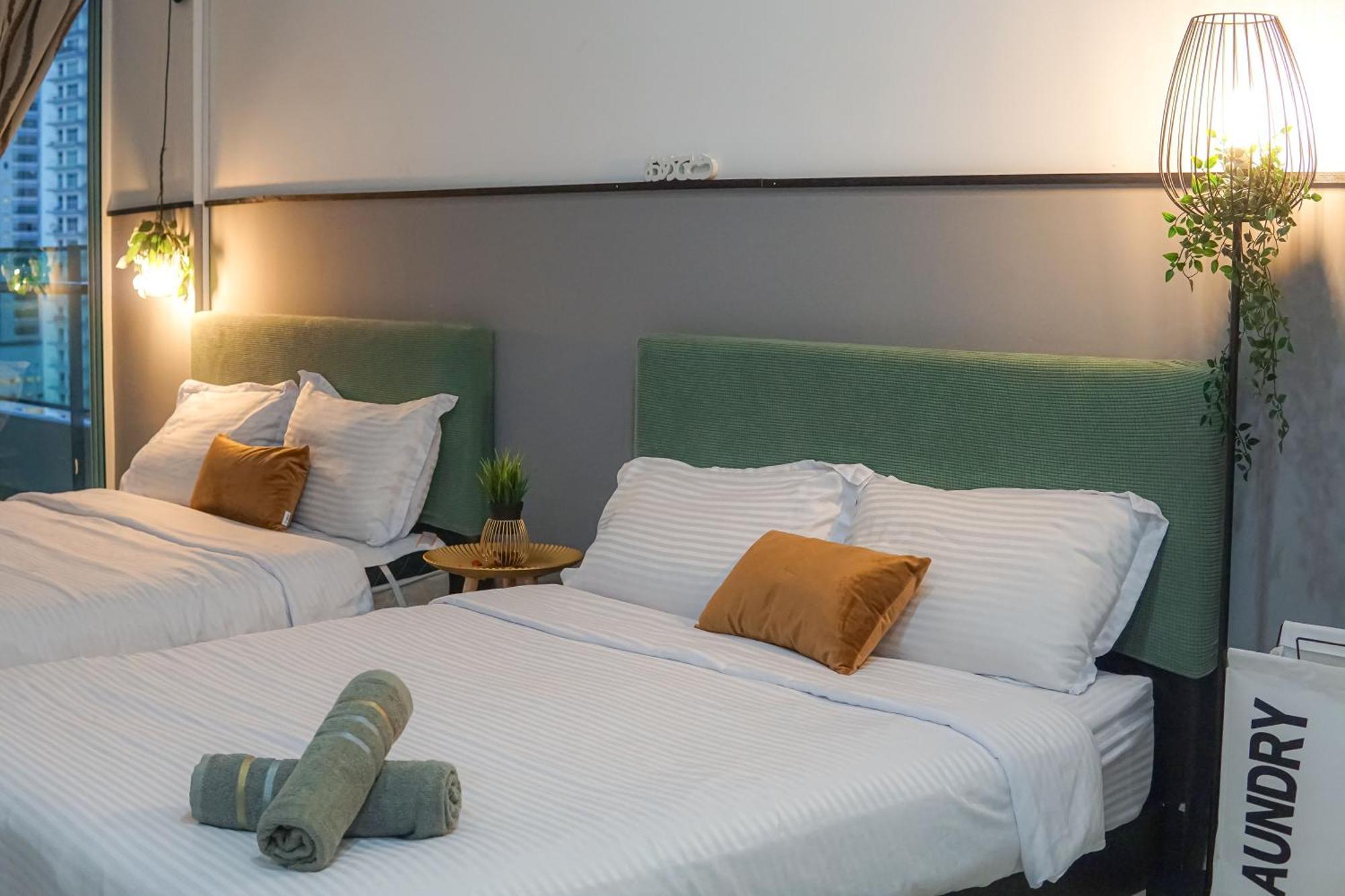 Family Suites At Mansion One By Maj George Town Exterior photo