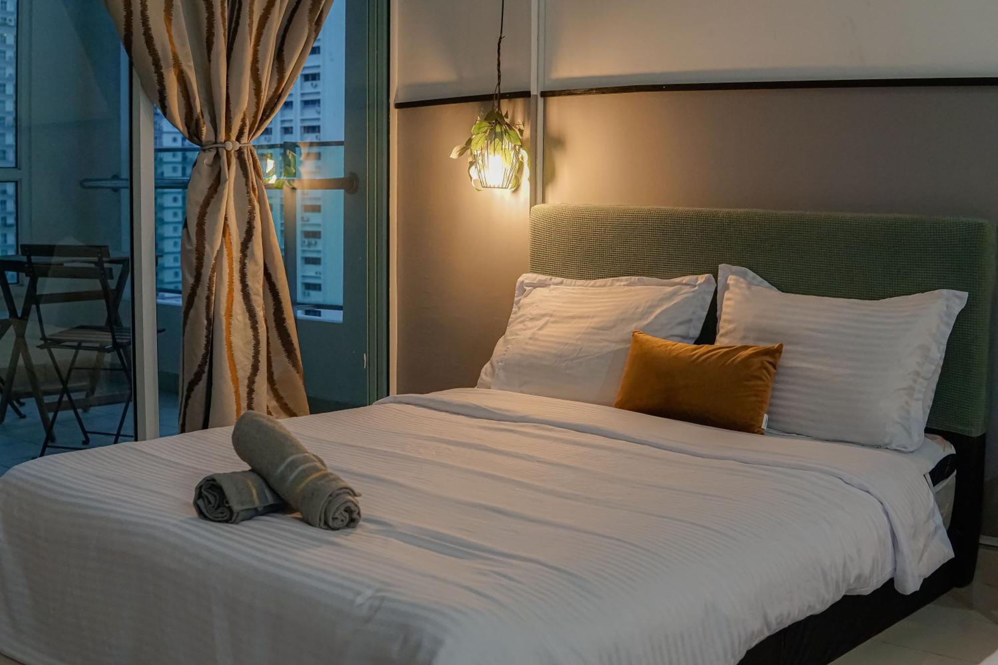 Family Suites At Mansion One By Maj George Town Exterior photo
